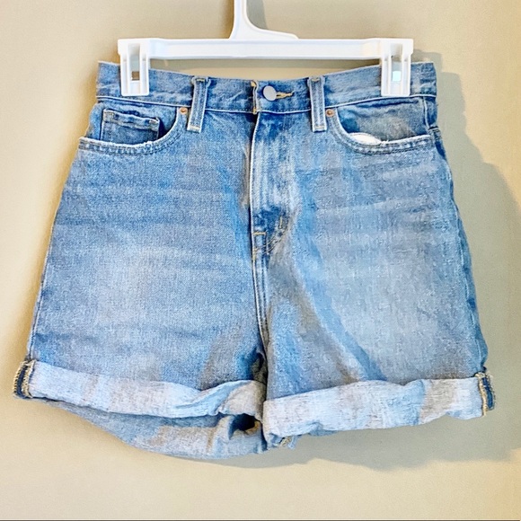 BDG Pants - BDG High Waist Mom Jean Shorts Light Wash